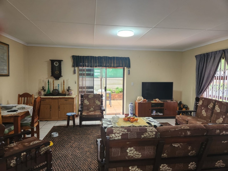 2 Bedroom Property for Sale in Denneoord Western Cape